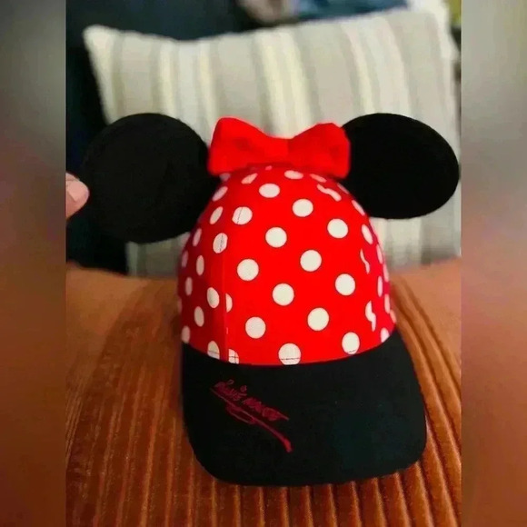 Adult Minnie Mouse ears hat like new